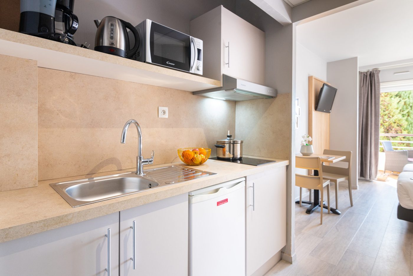 Kitchenette équipée