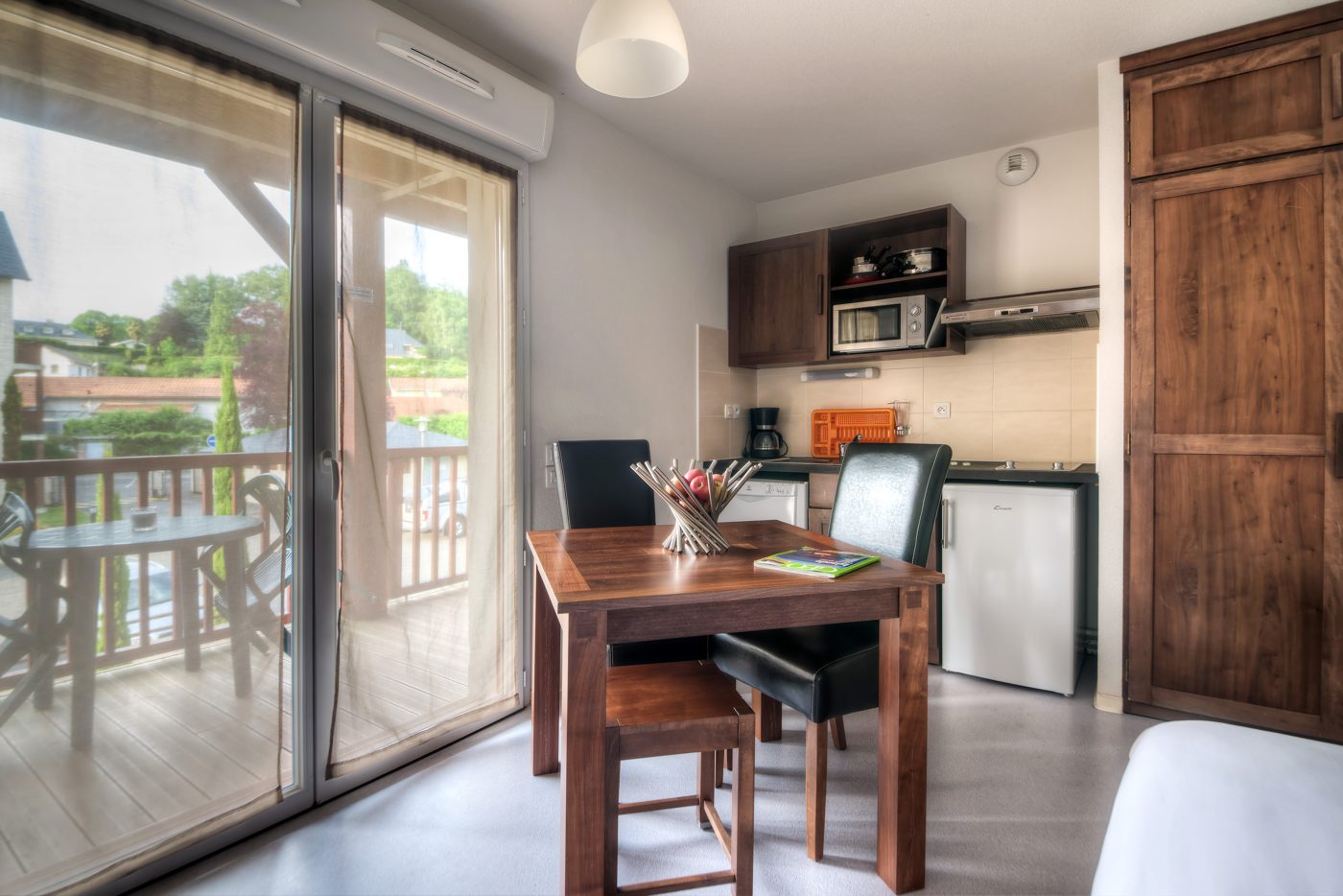 Coin repas et kitchenette