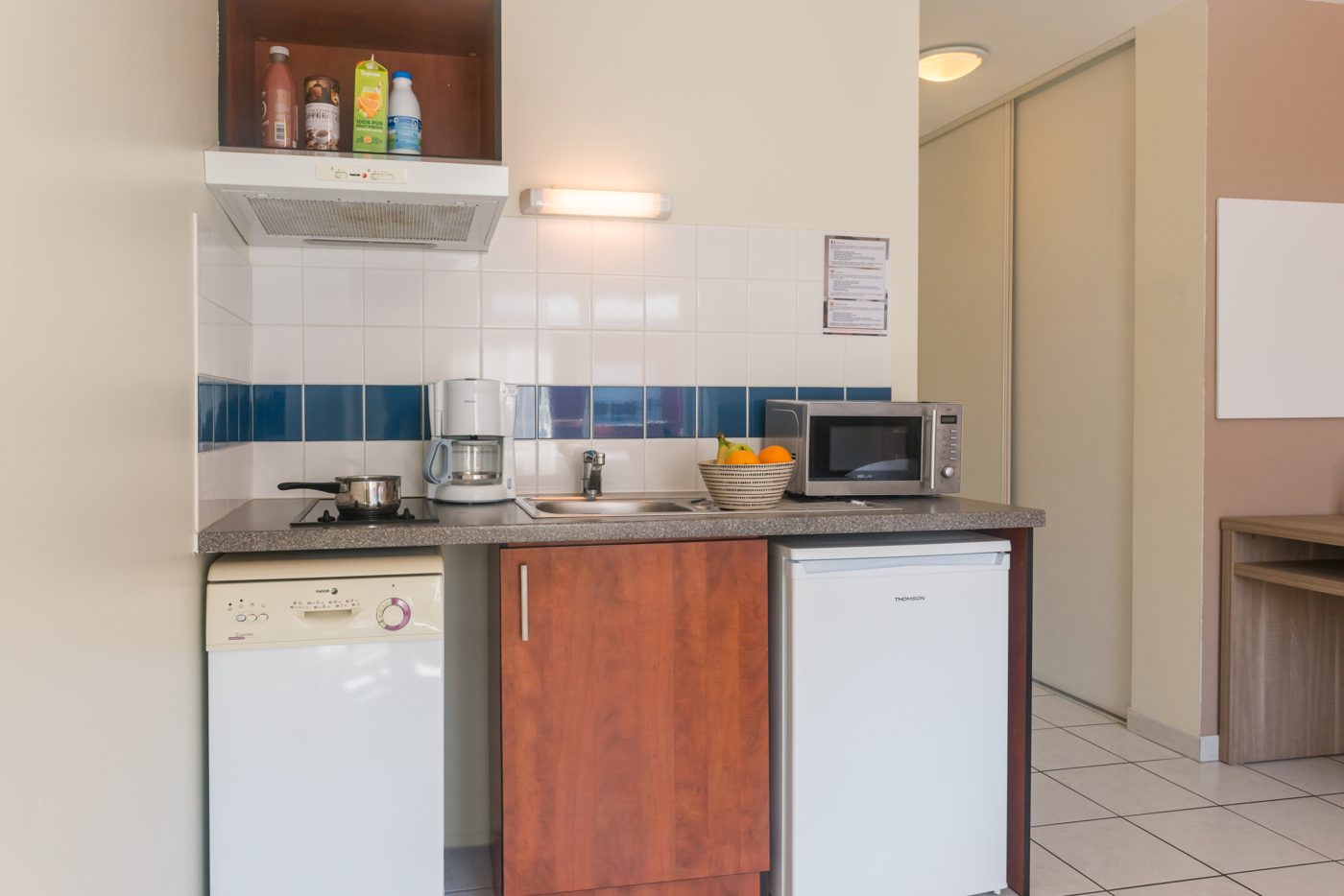 Kitchenette équipée