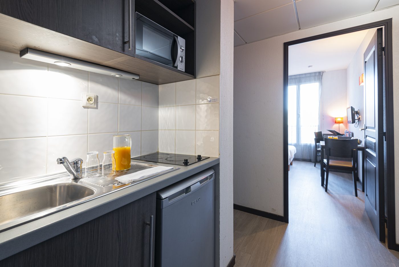 Kitchenette équipée
